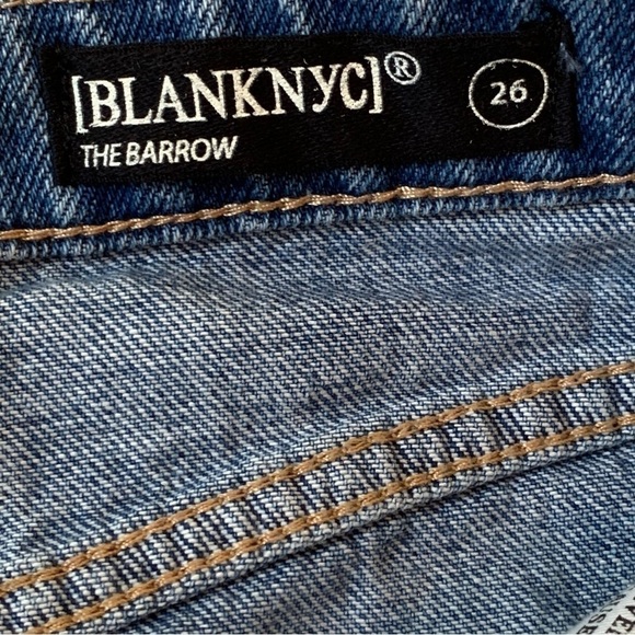 NEW BLANK NYC 90's Baby Cut-Off Bleached Jean Shorts Size 26 The Barrow - Picture 4 of 6